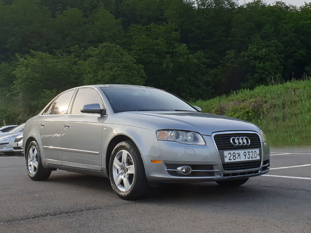 AUDI A4 2008