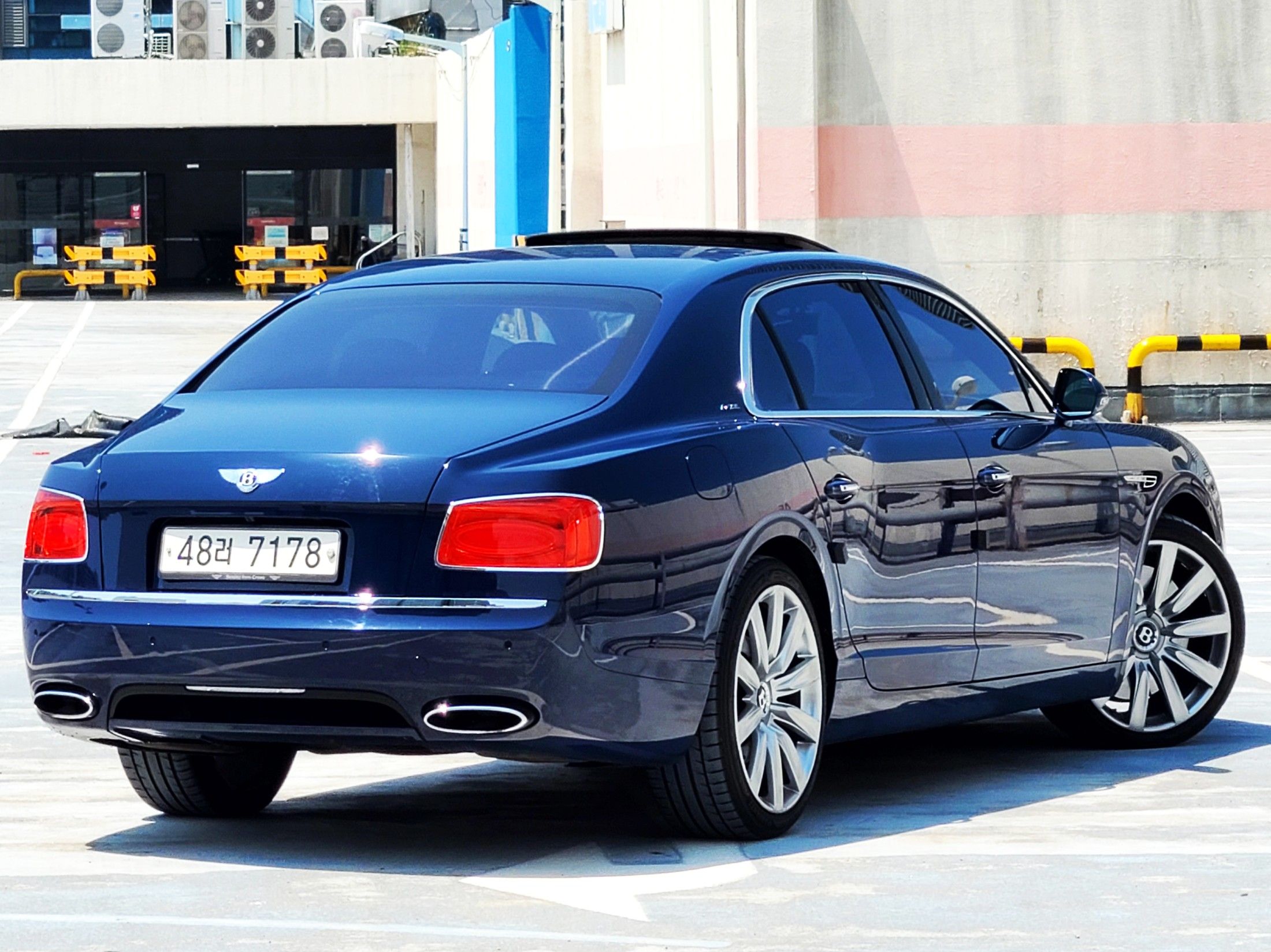BENTLEY FLYING SPUR 2015