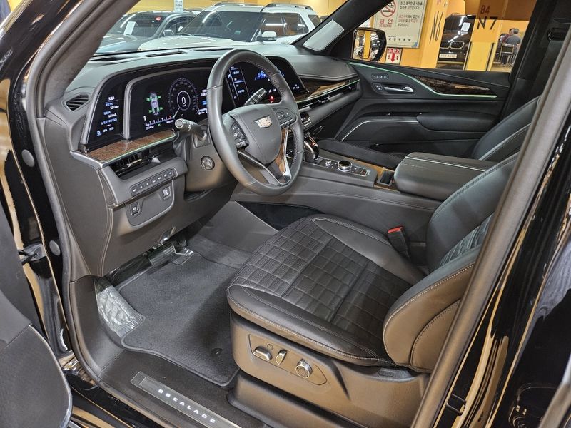 CADILLAC ESCALADE