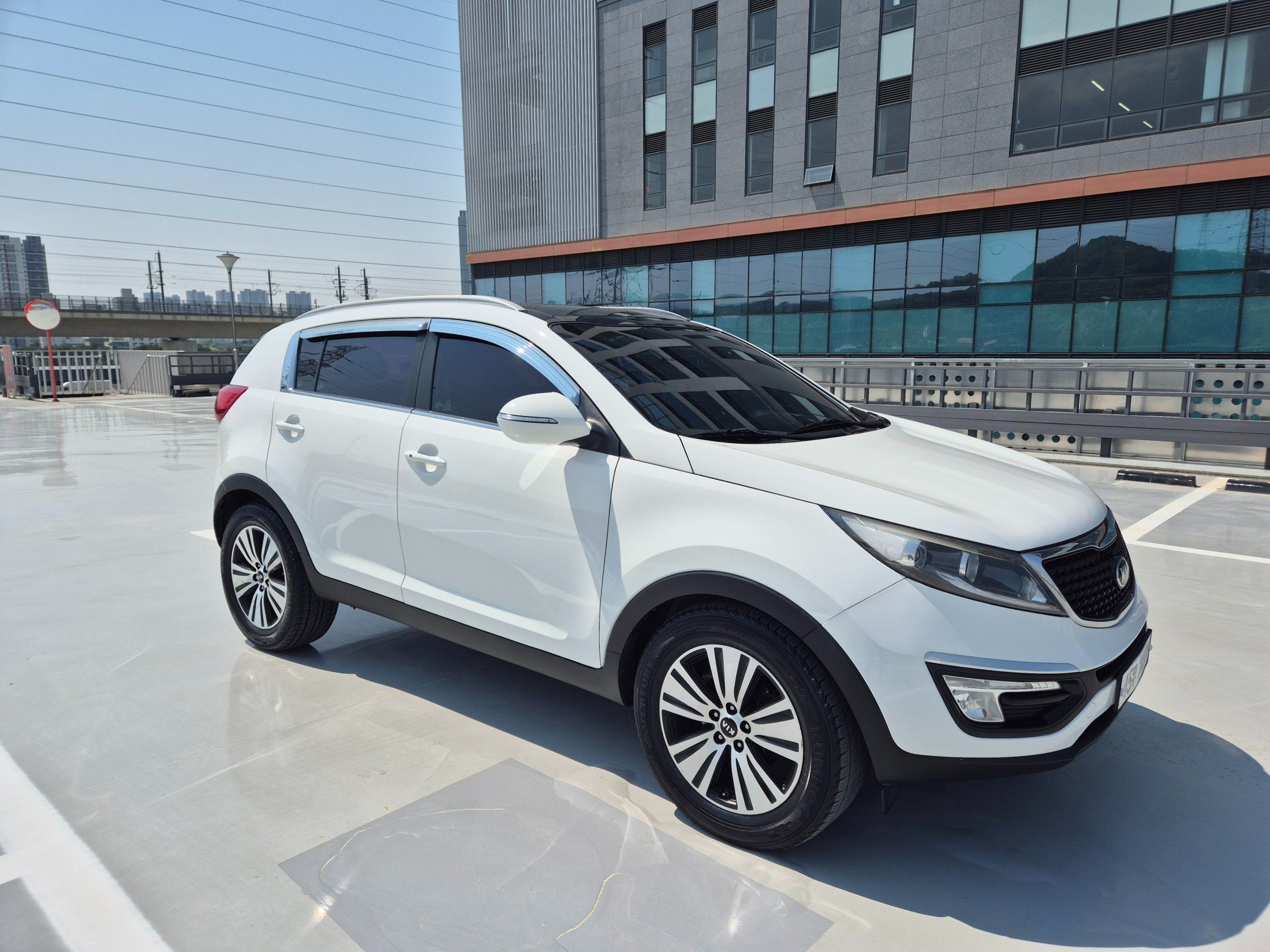 KIA SPORTAGE R