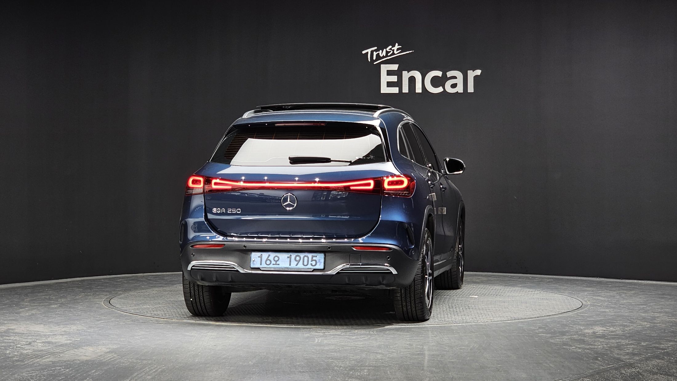 MERCEDES BENZ EQA H243