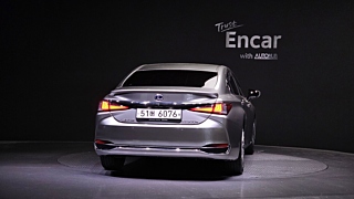 LEXUS ES300H  7 GENERATION Executive 2019