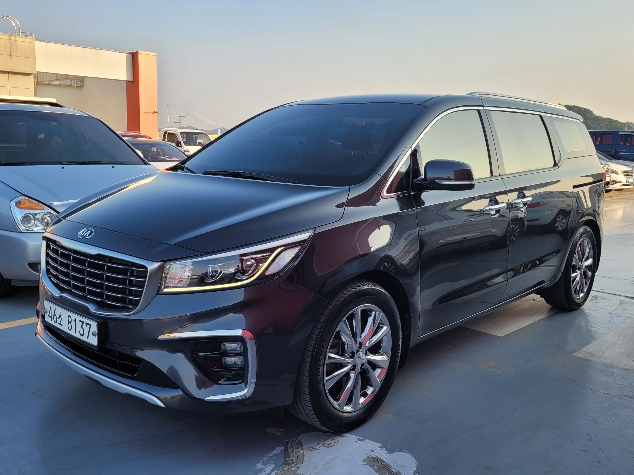 KIA CARNIVAL