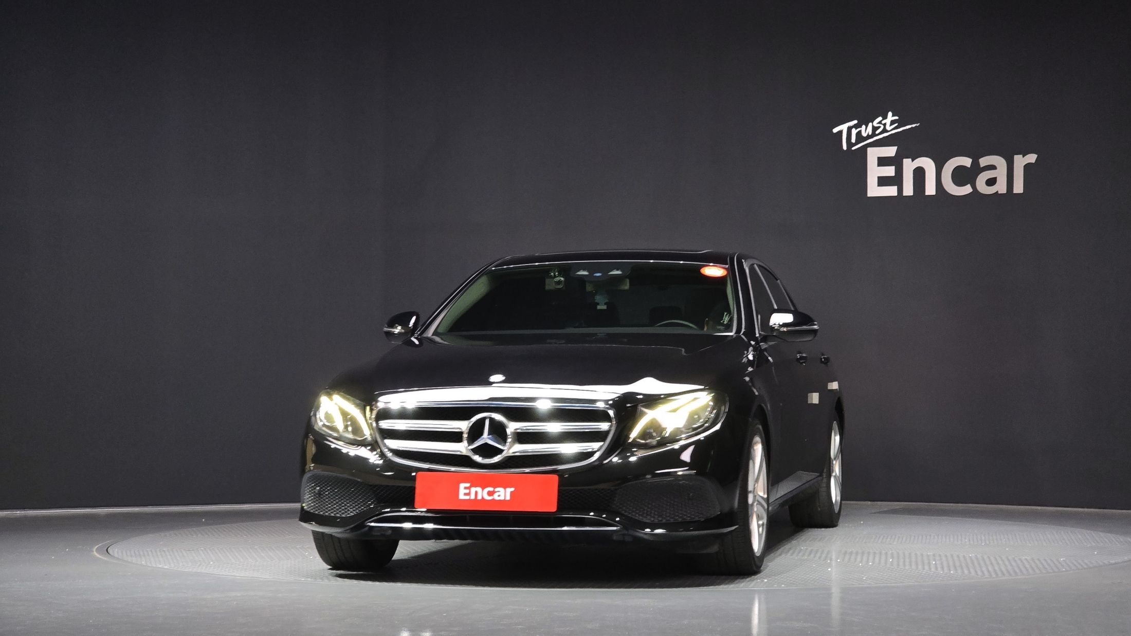 MERCEDES BENZ E-CLASS W213 2016