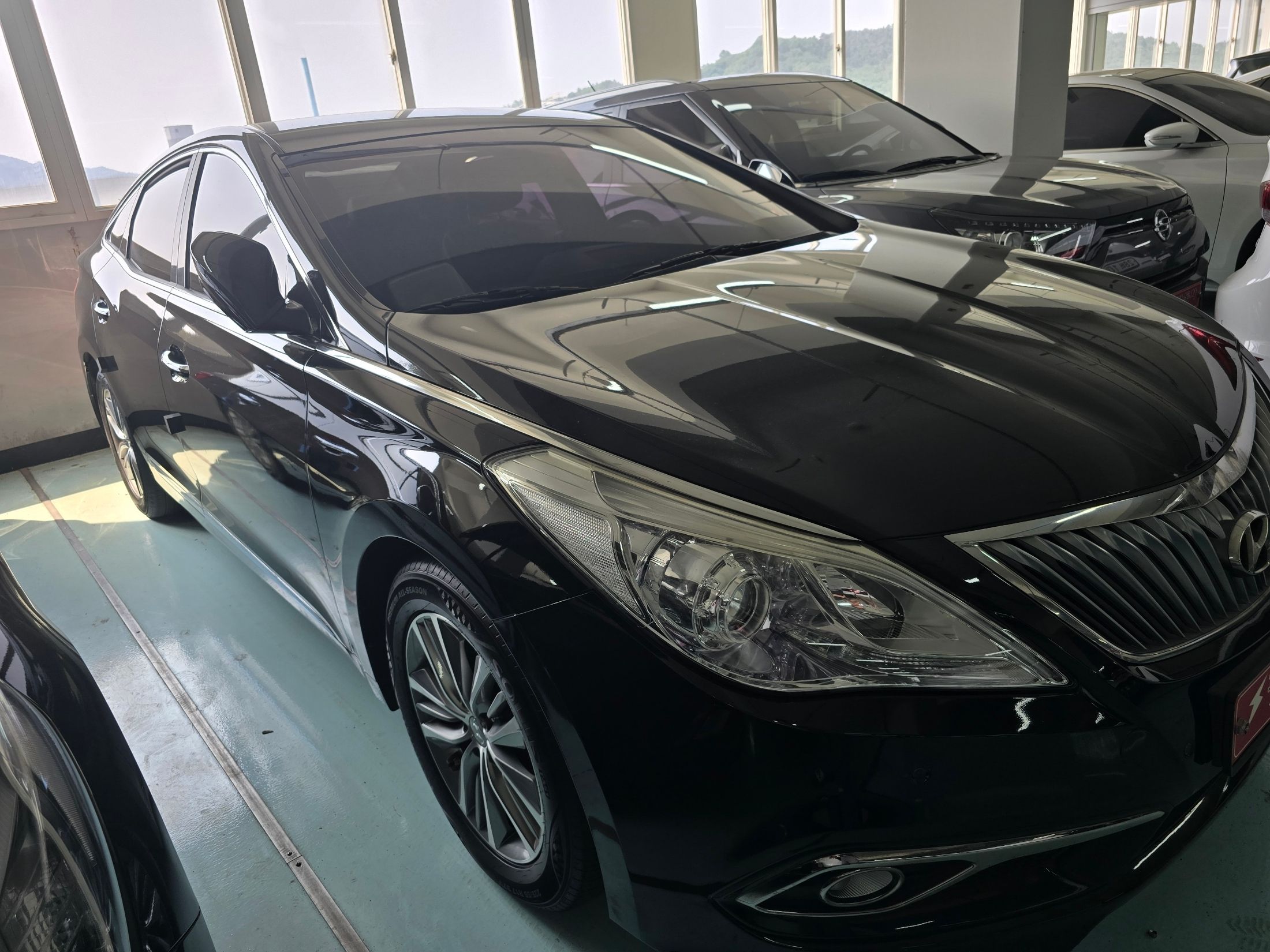 HYUNDAI GRANDEUR HG 2016