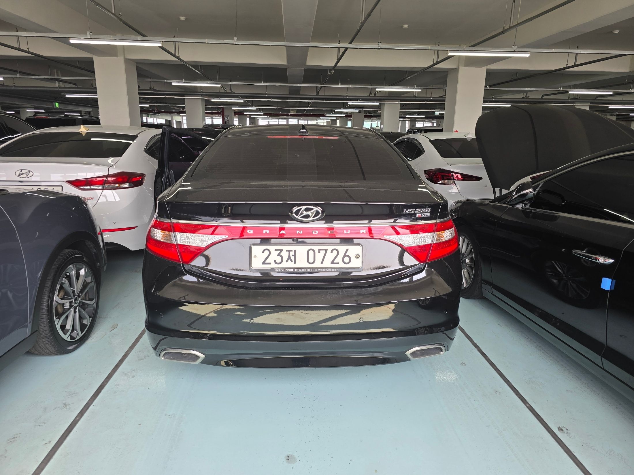 HYUNDAI GRANDEUR HG 2016