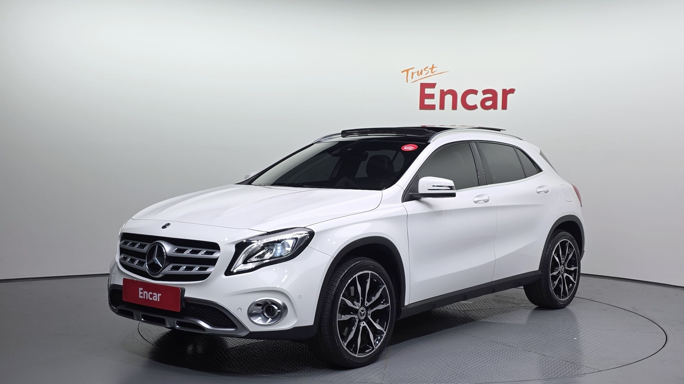 MERCEDES BENZ GLA-CLASS X156 2019