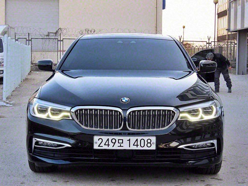 BMW 5-SERIES G30 2019