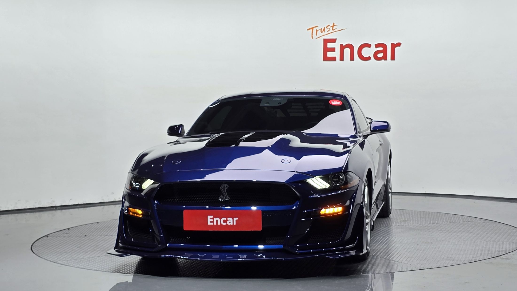 FORD MUSTANG