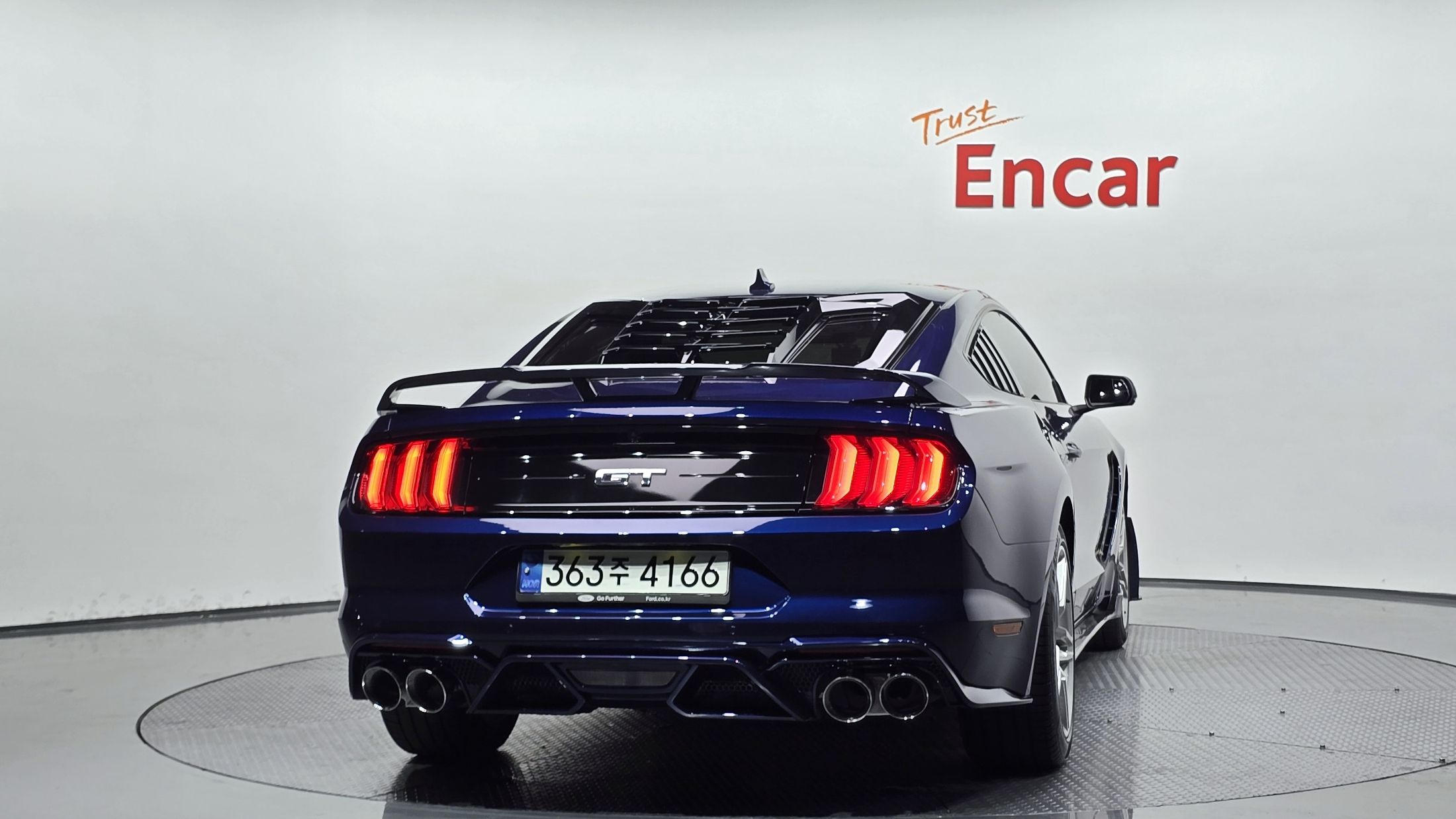 FORD MUSTANG