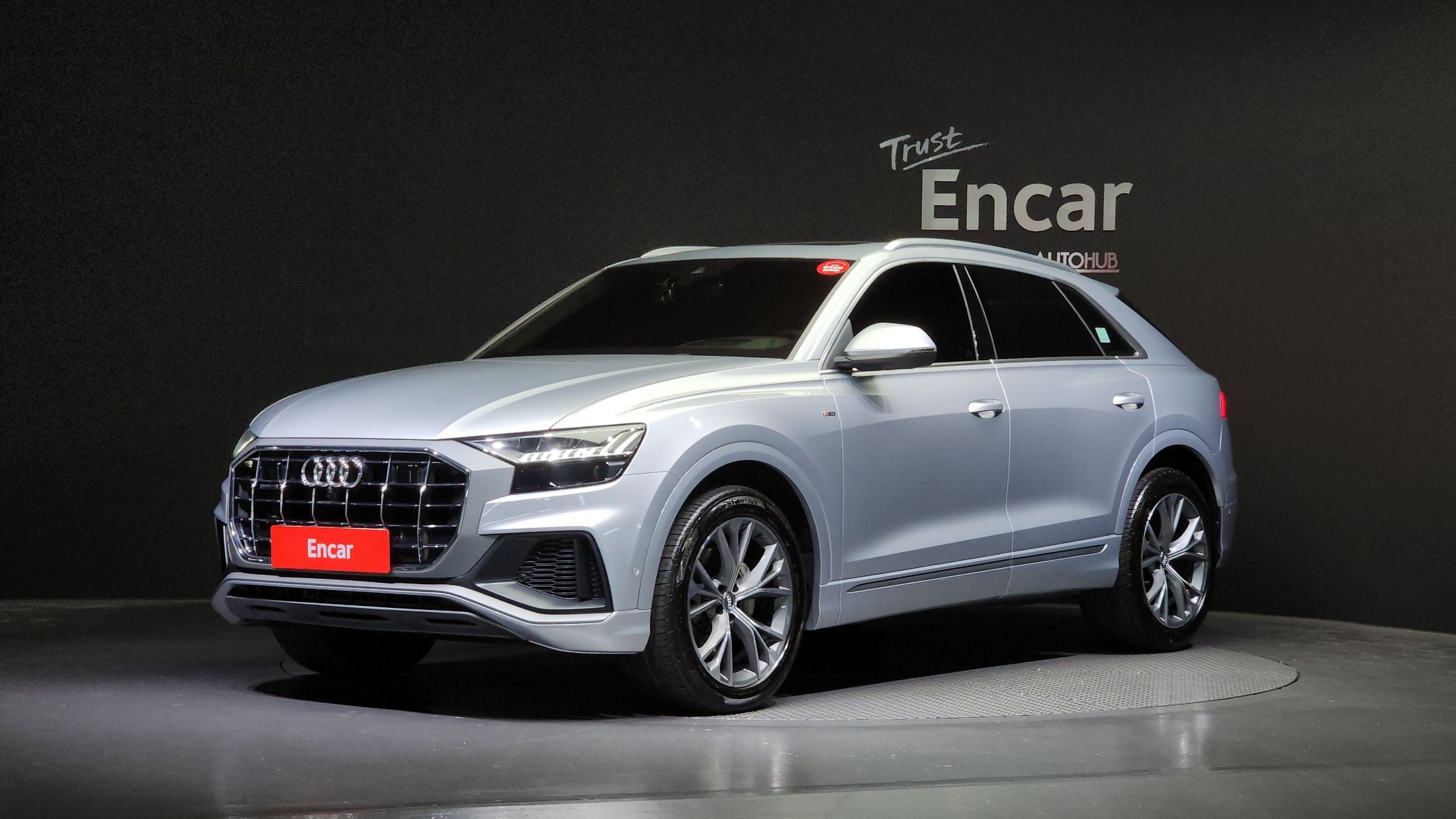 AUDI Q8 4M