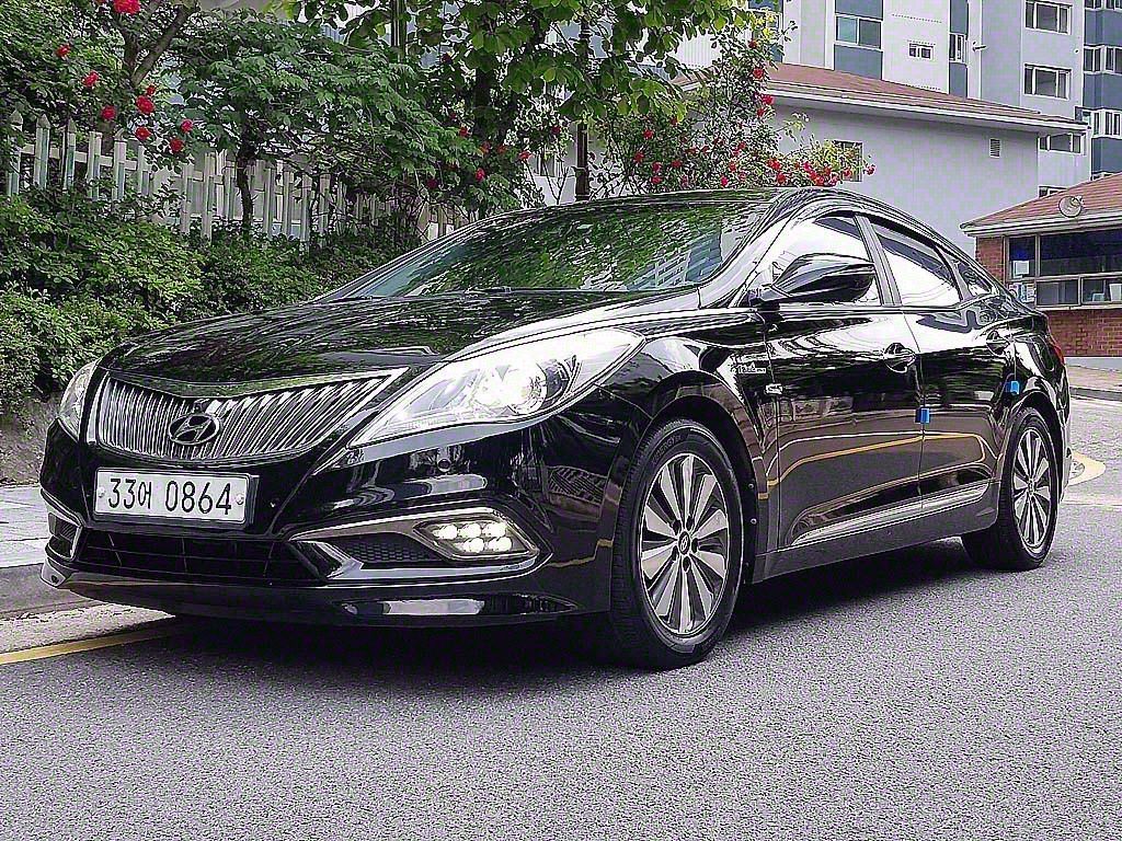 HYUNDAI GRANDEUR HG HYBRID 2016