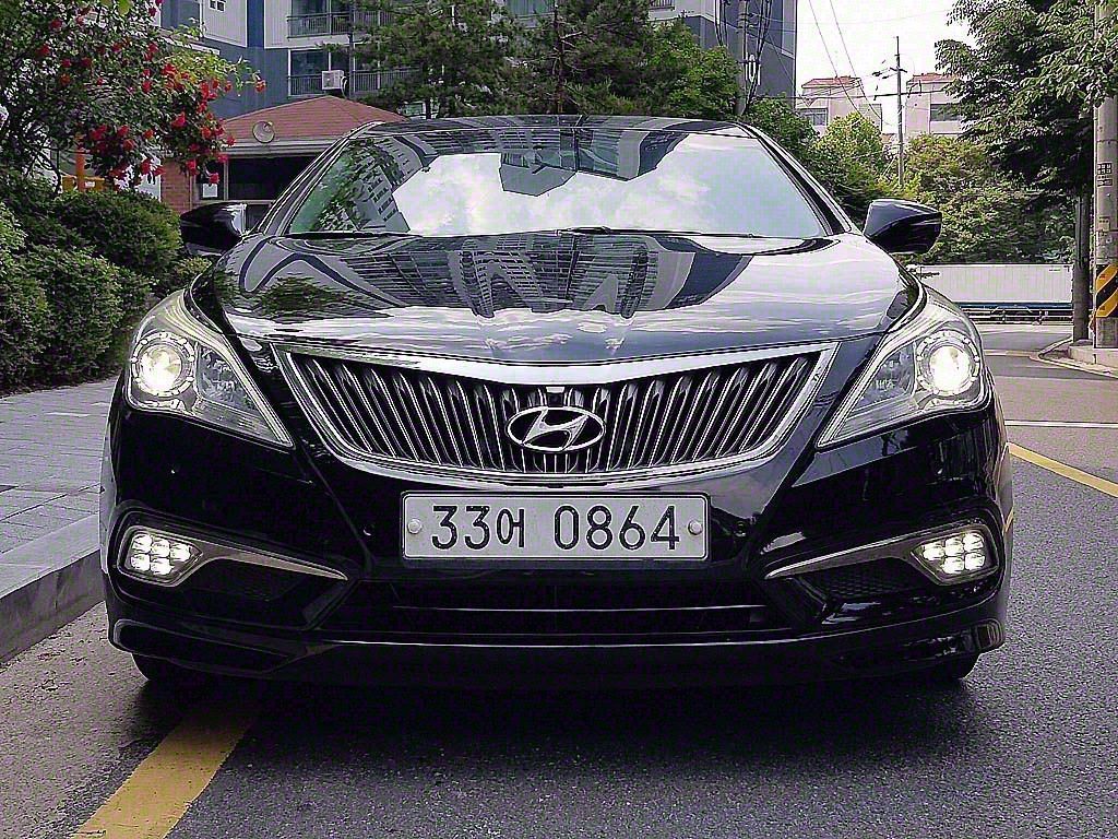 HYUNDAI GRANDEUR HG HYBRID 2016