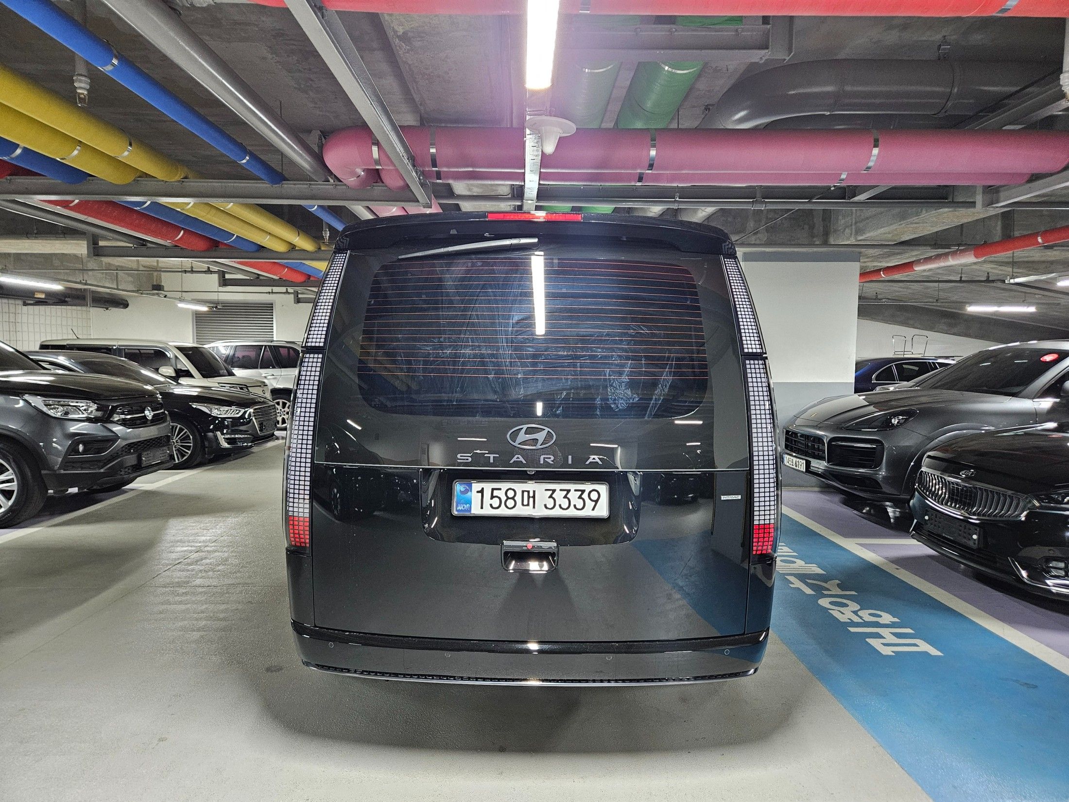 HYUNDAI STARIA