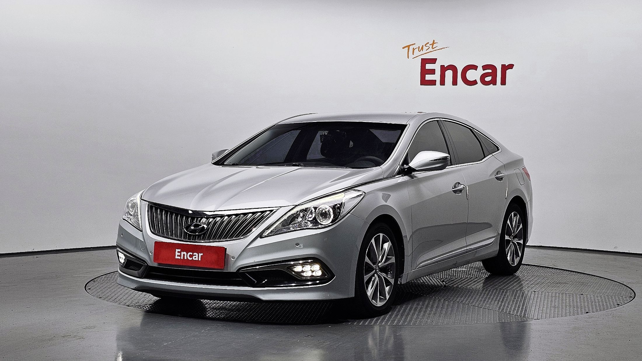 HYUNDAI GRANDEUR HG 2015