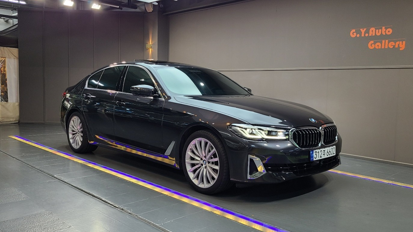 BMW 5-SERIES G30 2023