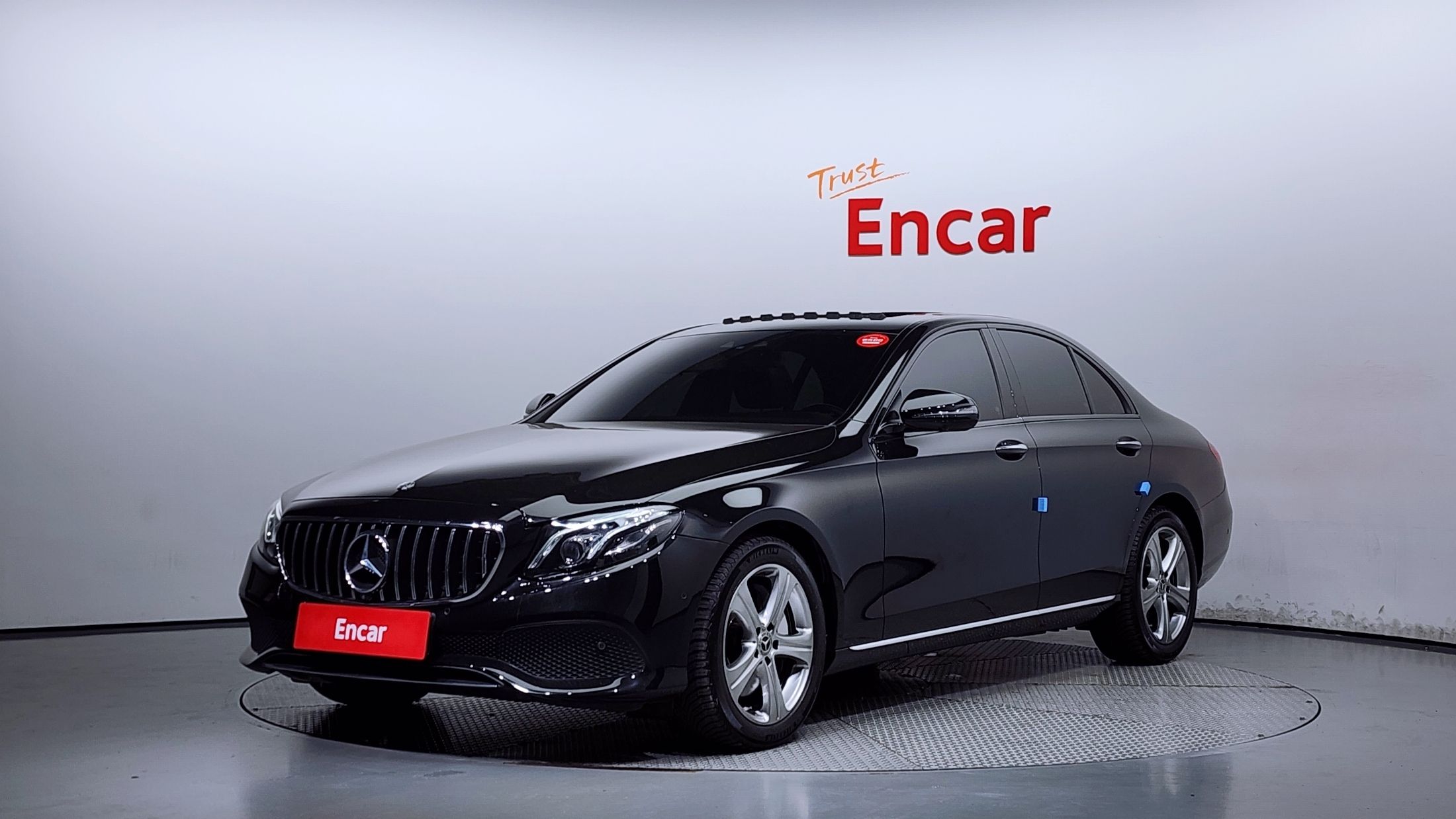 MERCEDES BENZ E-CLASS W213 2017