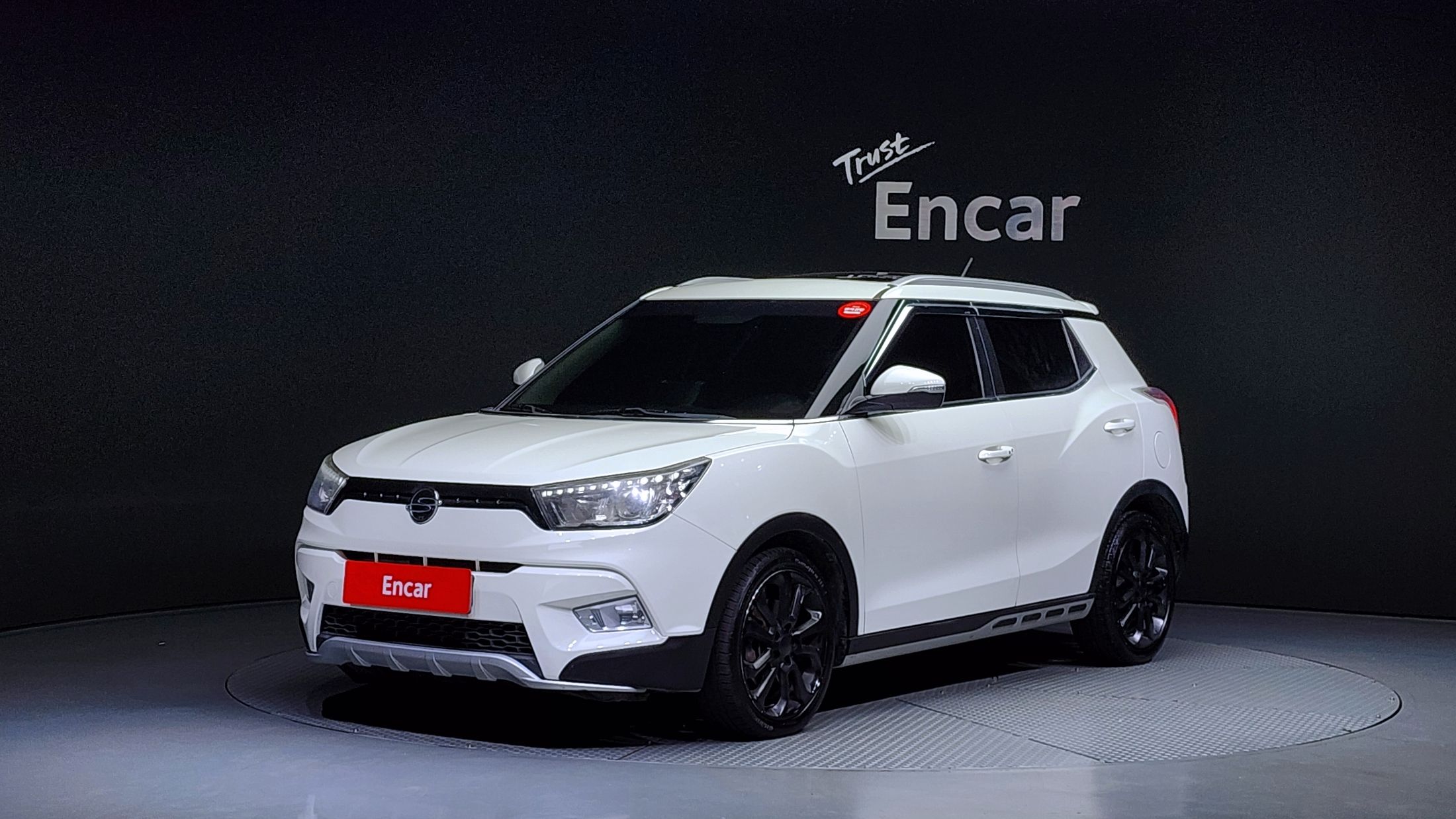 SSANGYONG TIVOLI 2015