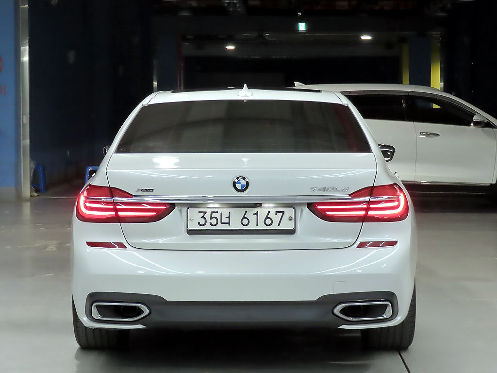 BMW 7-SERIES G11 2017