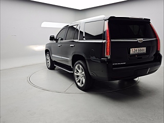 CADILLAC ESCALADE 2018