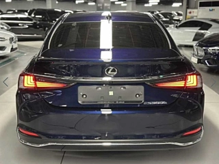 LEXUS ES300H 2022