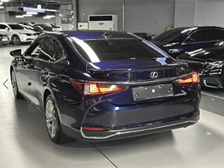 LEXUS ES300H 2022