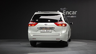 TOYOTA SIENNA 2017