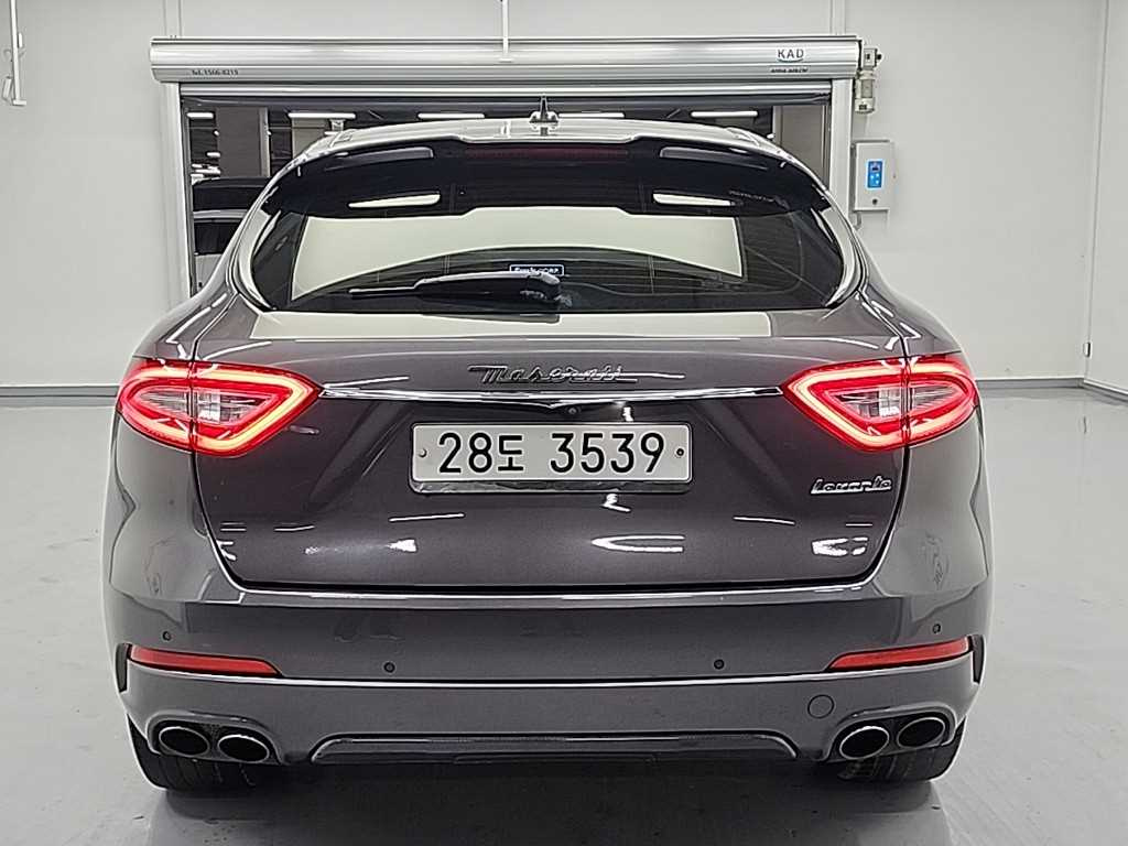 MASERATI LEVANTE 2017