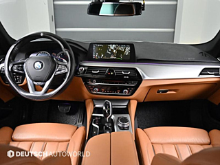 BMW 5-SERIES G30 2017