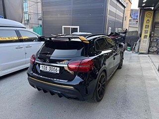 MERCEDES BENZ GLA-CLASS X156 2017