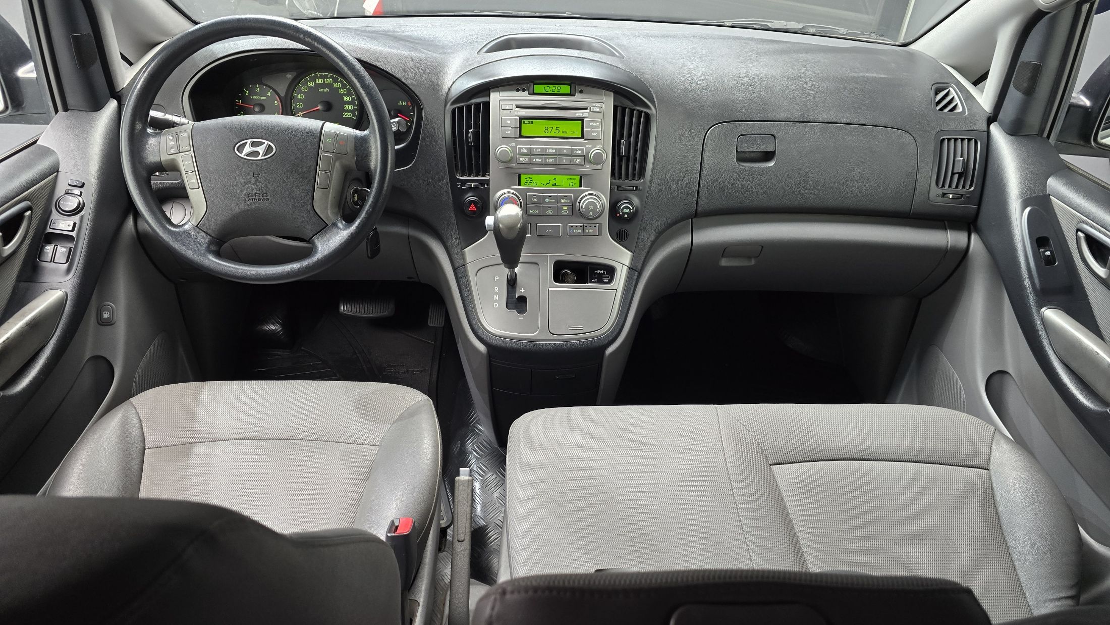 HYUNDAI STAREX GRAND 2011