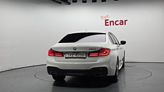 BMW 5-SERIES G30 2017