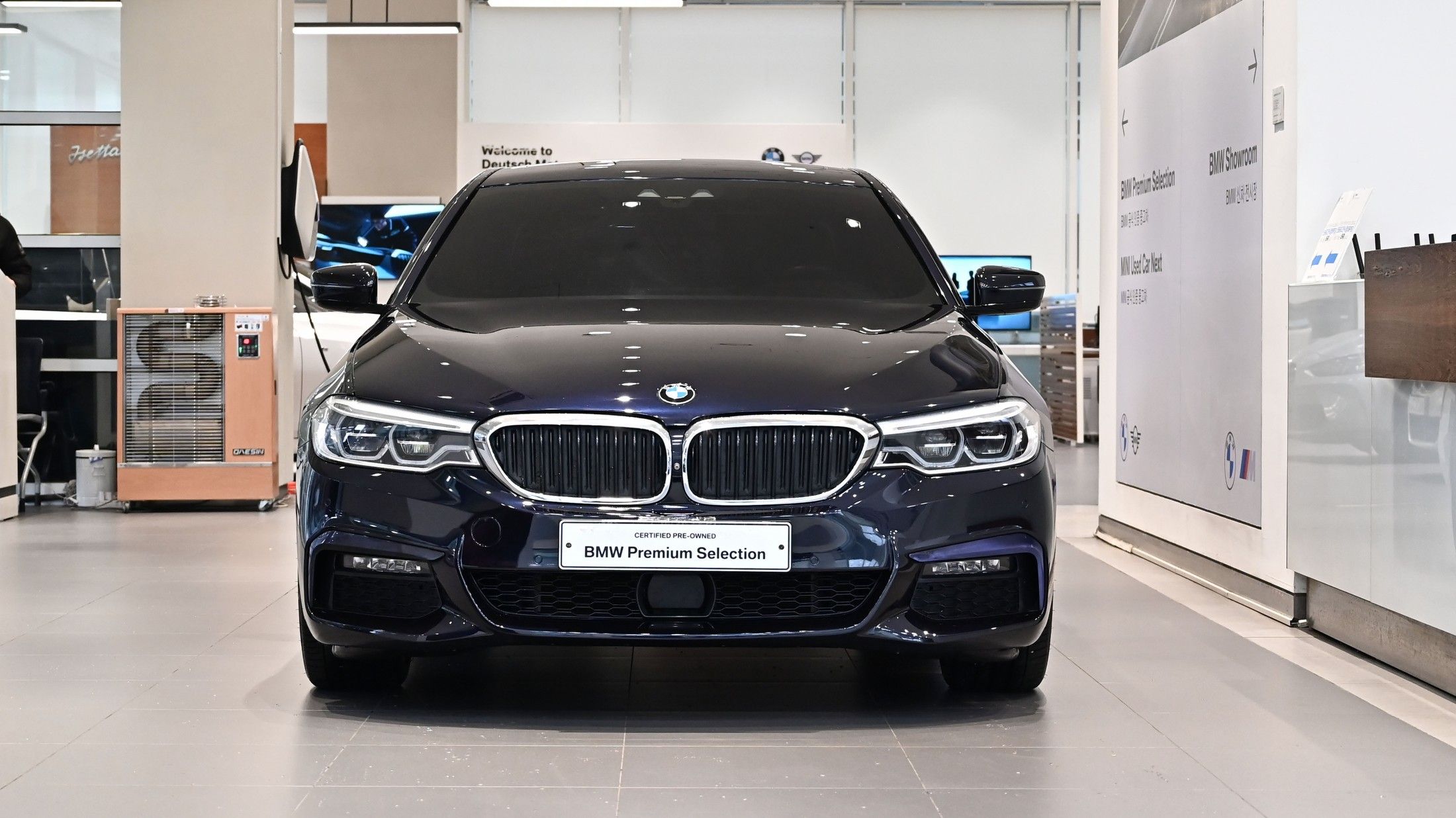 BMW 5-SERIES G30 2019