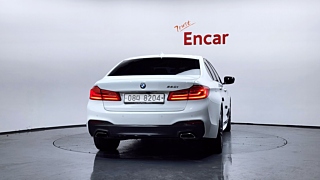 BMW 5-SERIES G30 2017