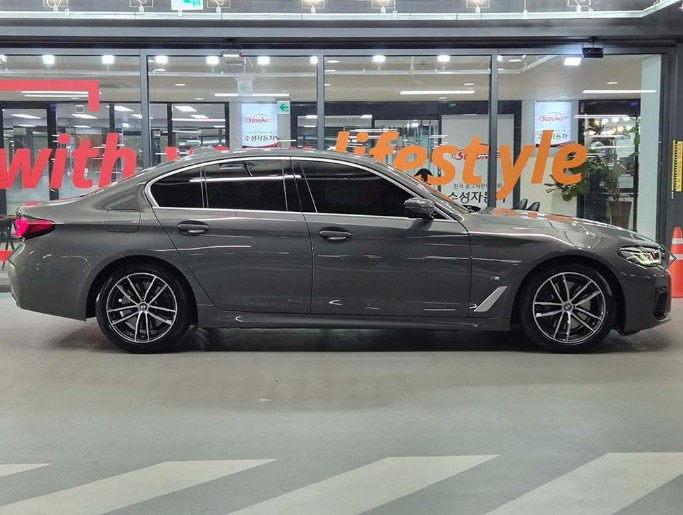 BMW 5-SERIES G30 2022