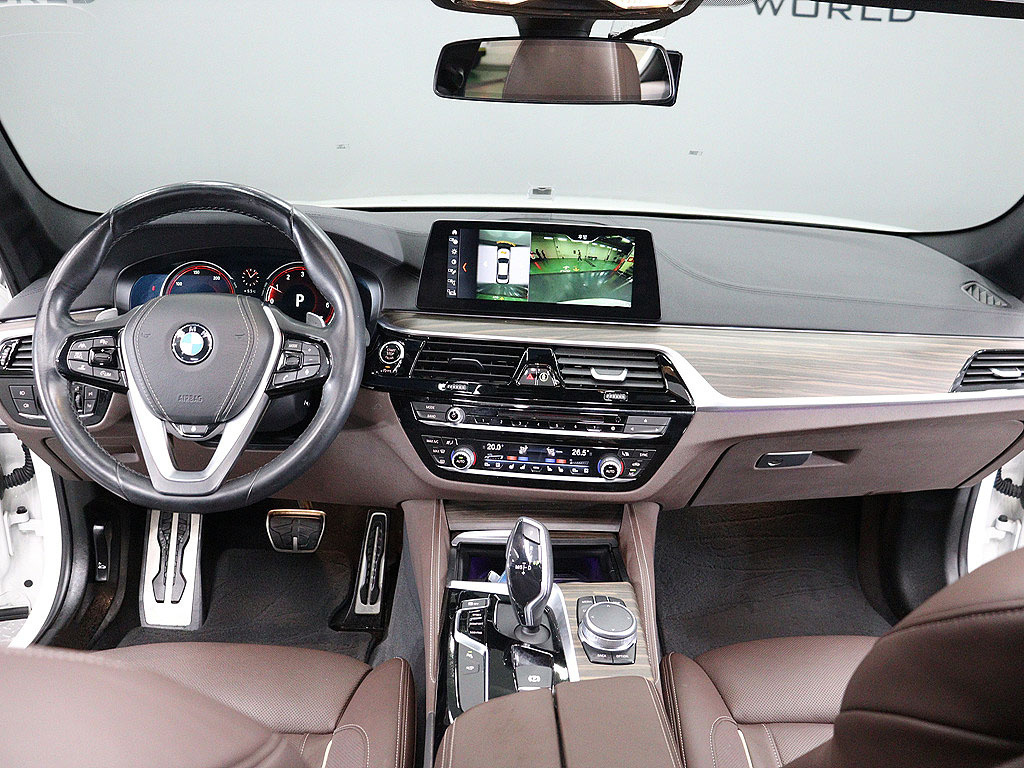 BMW 5-SERIES G30 2017