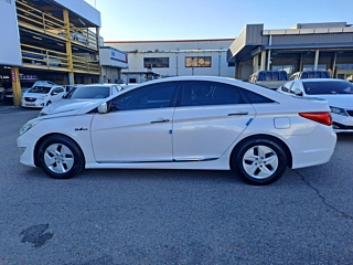 HYUNDAI SONATA HYBRID 2012