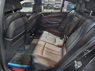 BMW 5-SERIES G30 2017