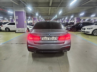 BMW 5-SERIES G30 2017