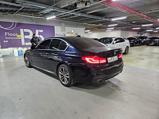 BMW 5-SERIES G30 2017