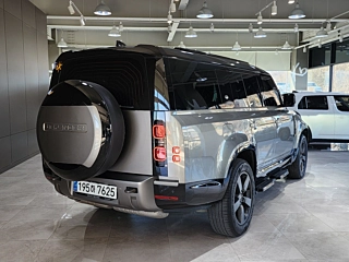 LAND ROVER DEFENDER L663 2023