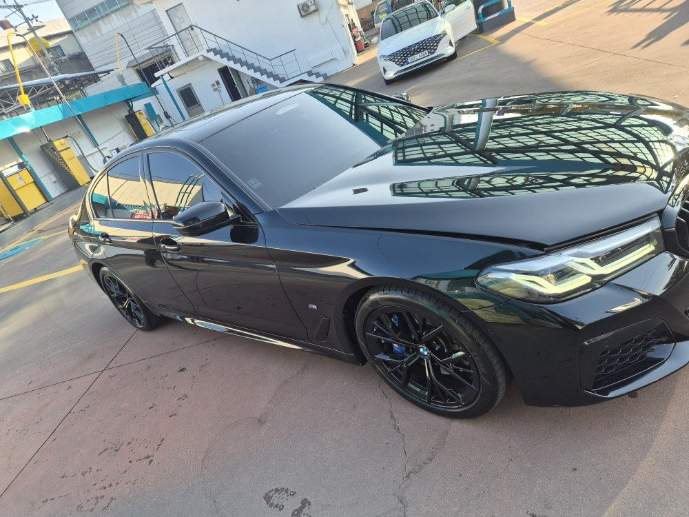 BMW 5-SERIES G30 2021