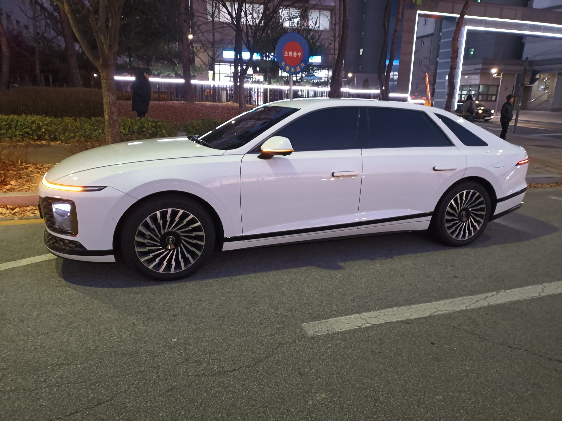 HYUNDAI GRANDEUR GN7 2023