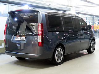 HYUNDAI STARIA 2023
