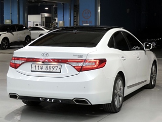 HYUNDAI GRANDEUR HG 2015