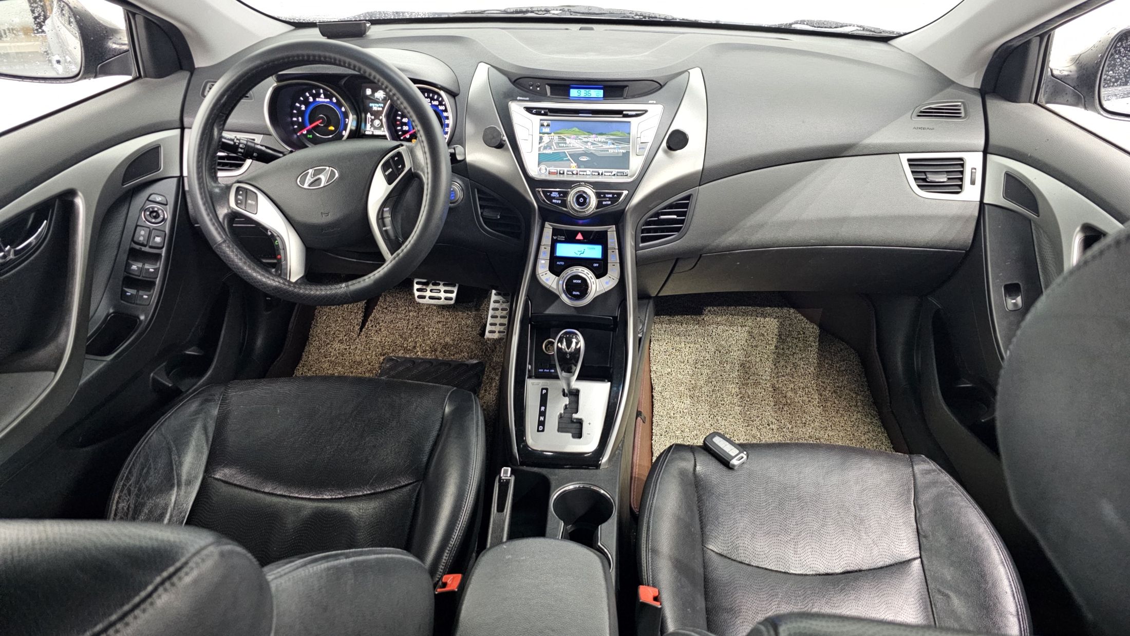 HYUNDAI AVANTE MD 2011