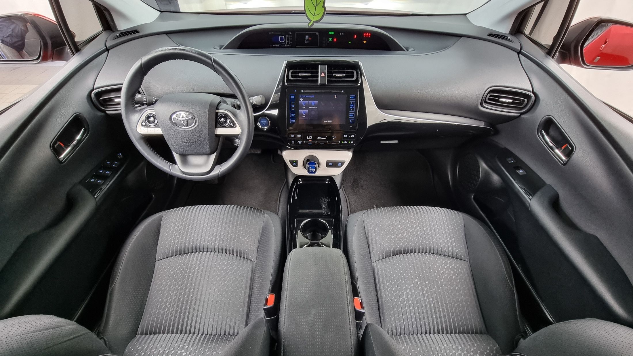 TOYOTA PRIUS 2017