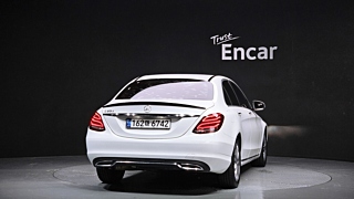 MERCEDES BENZ C-CLASS W205 2016
