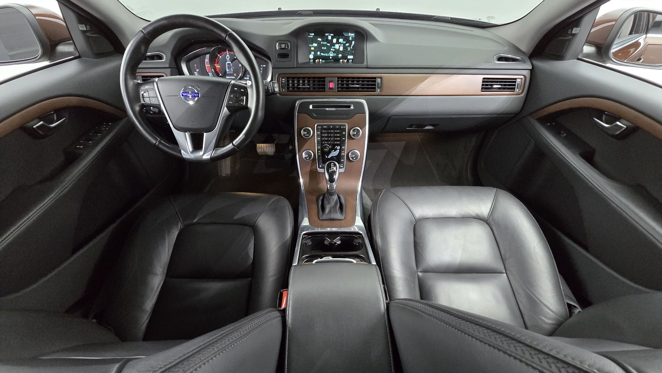 VOLVO XC70 2016