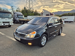 KIA CARNIVAL R 2012